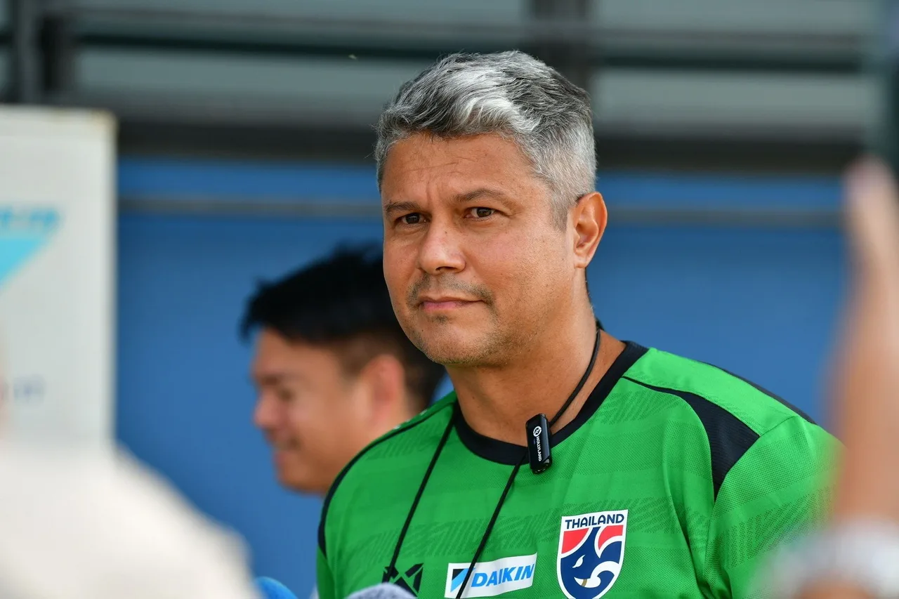 เอเมอร์สัน นำ ทีมชาติไทย U20 ซ้อมก่อนอุ่นกาตาร์
