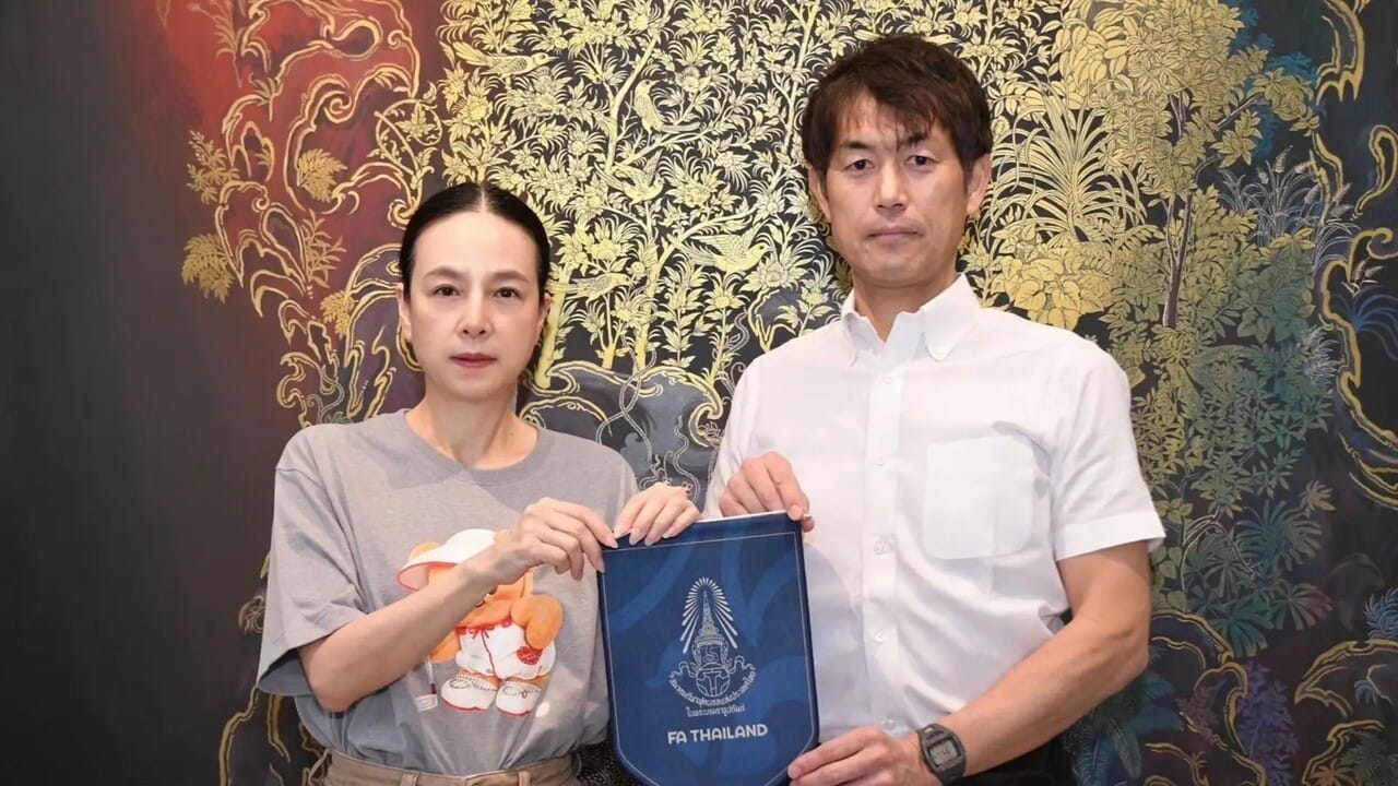 มาดามแป้งเปิดตัว ฟูโตชิ อิเคดะ หัวหน้าผู้ฝึกสอนฟุตบอลหญิงทีมชาติไทยชุดใหญ่