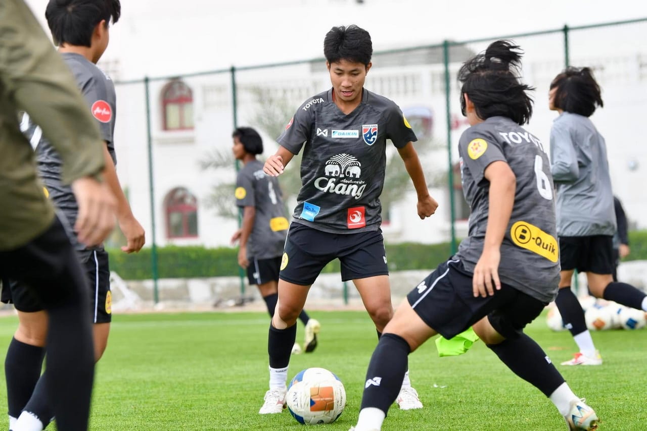 ฟุตบอลหญิงไทยซ้อมเข้มก่อนดวลอุซเบกิสถาน Pink Ladies Cup 2025