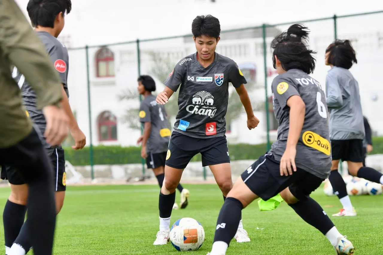 ฟุตบอลหญิงไทยซ้อมเข้มก่อนดวลอุซเบกิสถาน Pink Ladies Cup 2025
