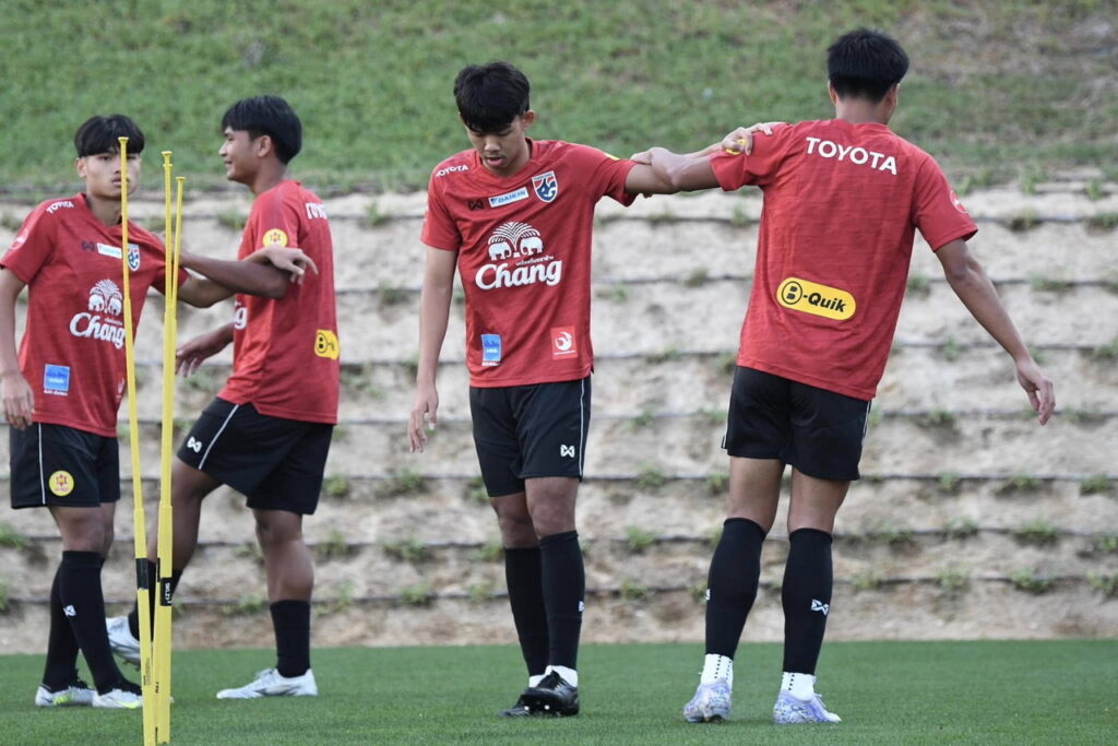 ประกาศหมายเลขเสื้อ ทีมชาติไทย U23 ลุยศึกโดฮา คัพ 2025 2 รายชื่อ 23 นักเตะทีมชาติไทย U23 พร้อมหมายเลขเสื้อ