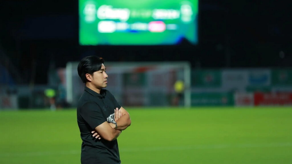 อุทัยธานี เอฟซี เต็งหนึ่งคว้า ‘โค้ชอ้น’ รังสรรค์ คุมทีมลุยไทยลีก 2 อุทัยธานี เอฟซี เต็งหนึ่งคว้า ‘โค้ชอ้น’ รังสรรค์ คุมทีมลุยไทยลีก