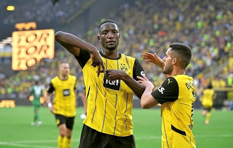 ดอร์ทมุนด์พลิกชนะมึนเช่นกลัดบัค 3-2 ในบุนเดสลีกา