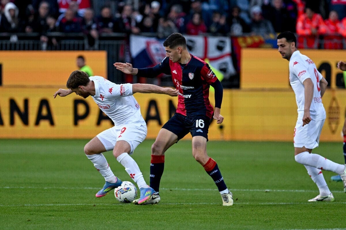 ฟิออเรนติน่าบุกเชือดกายารี่ 2-1 ลุ้นพื้นที่ยุโรปต่อเนื่อง