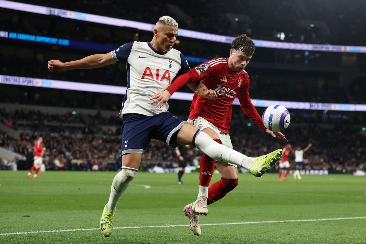 น็อตติ้งแฮม ฟอเรสต์ บุกเชือดสเปอร์ส 2-1 ลุ้นท็อปโฟร์