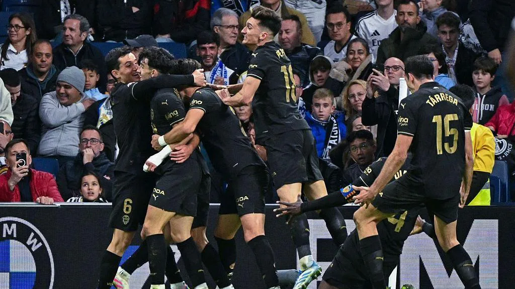 บาเลนเซียบุกชนะเรอัล มาดริด 2-1 ในศึกลา ลีกา
