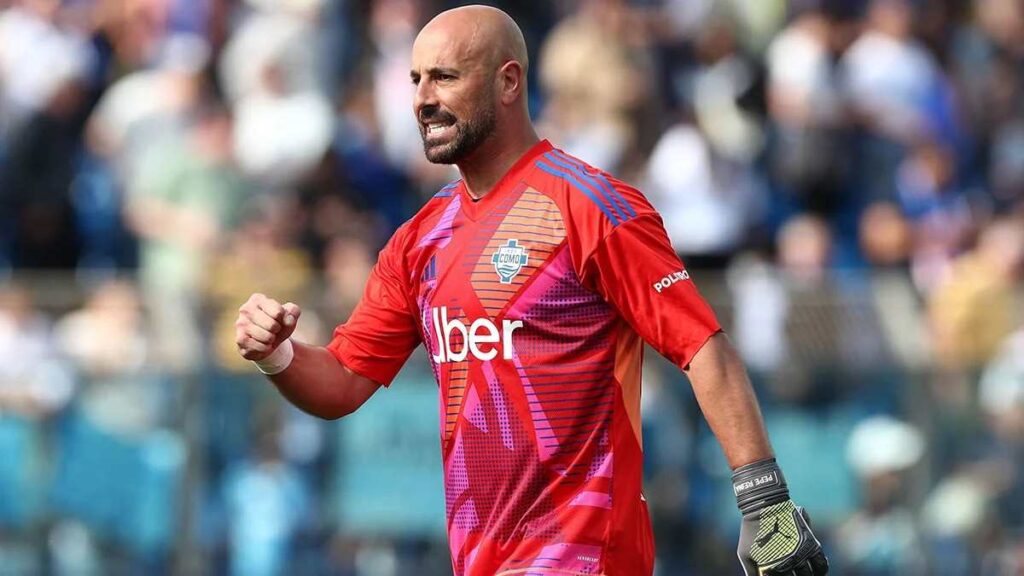 เปเป้ เรน่า (Pepe Reina) ผู้รักษาประตูจอมเก๋าวัย 42 ปี