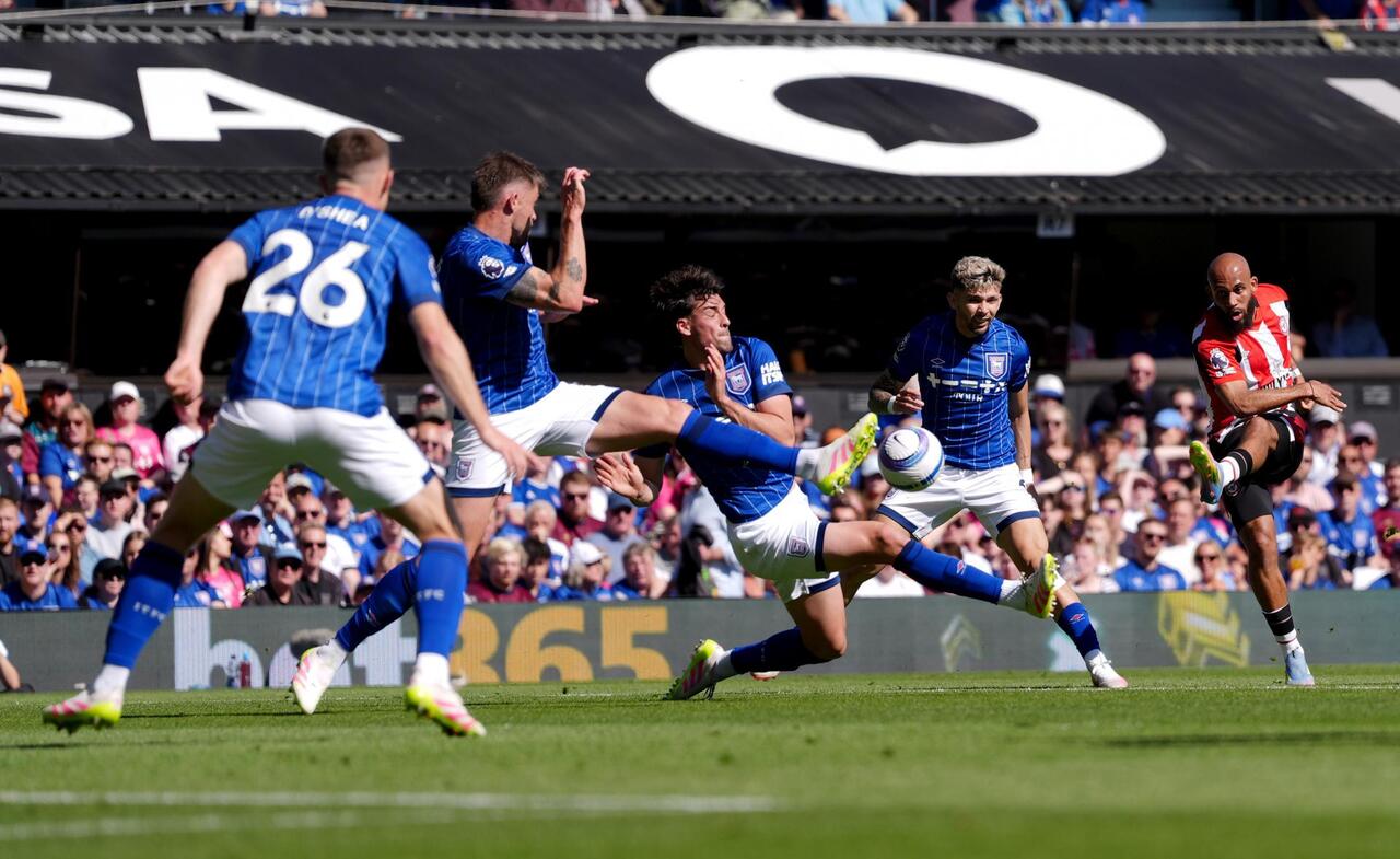 เบรนท์ฟอร์ดบุกชนะอิปสวิช 1-0 ชาเด้ซัดประตูชัยหนีตกชั้น