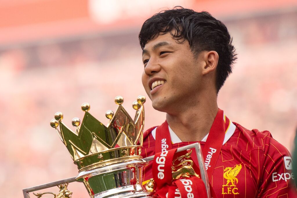 วาตารุ เอ็นโด กองกลางทีมชาติญี่ปุ่น