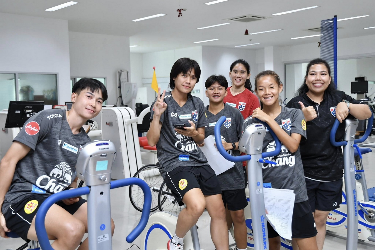 ฟุตบอลหญิงไทยรายงานตัว-ตรวจร่างกาย เตรียมอุ่นเครื่องเนปาล