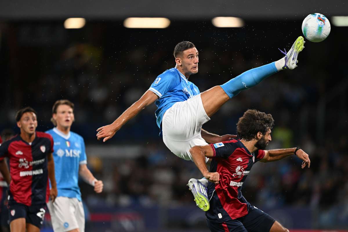 นาโปลีเฉือนกาญารี่ 1-0 อังกุสซ่ายิงทดเจ็บ พาทีมคว้าสามแต้ม